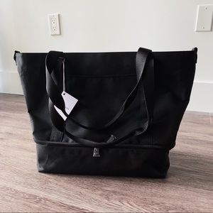 Lo & Sons Catalina Deluxe Tote